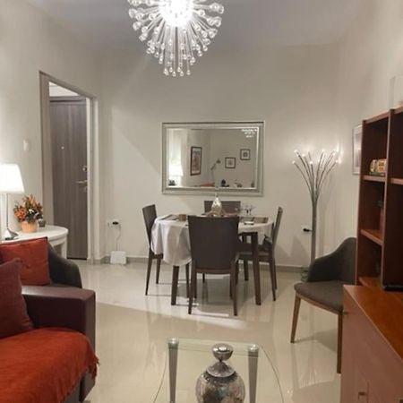 Crimson Suite: 1-Bedroom Apartment In Thessaloníki Exteriör bild